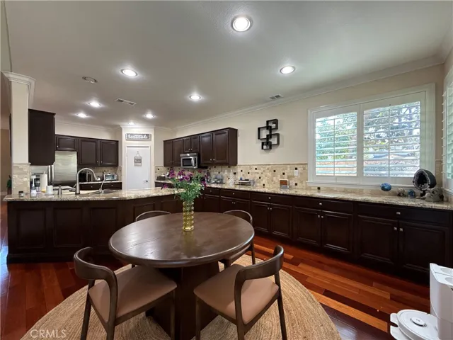 12210 Vista Court, Chino, California 91710