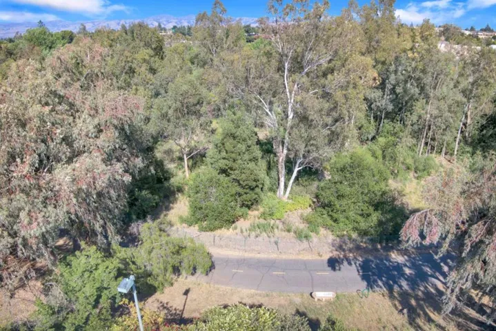 107 Charter Oaks Circle, Los Gatos, California 95032