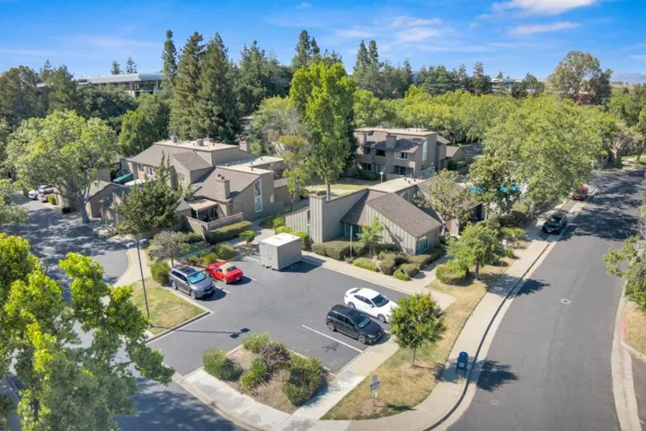 107 Charter Oaks Circle, Los Gatos, California 95032