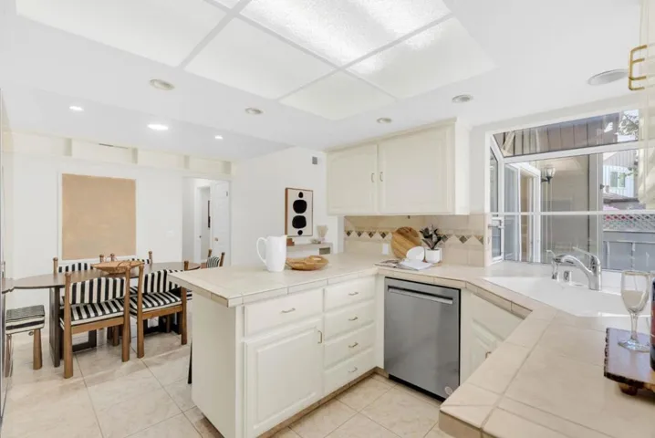 107 Charter Oaks Circle, Los Gatos, California 95032