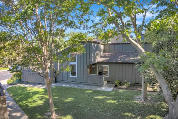 107 Charter Oaks Circle, Los Gatos, California 95032