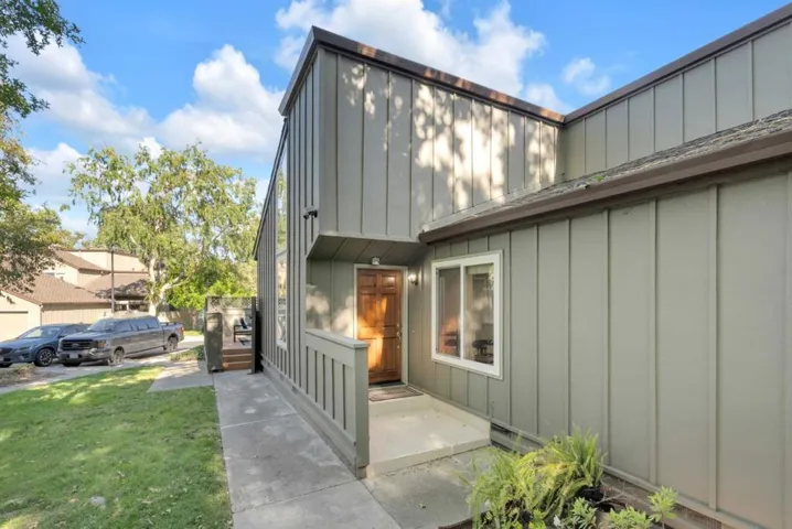 107 Charter Oaks Circle, Los Gatos, California 95032