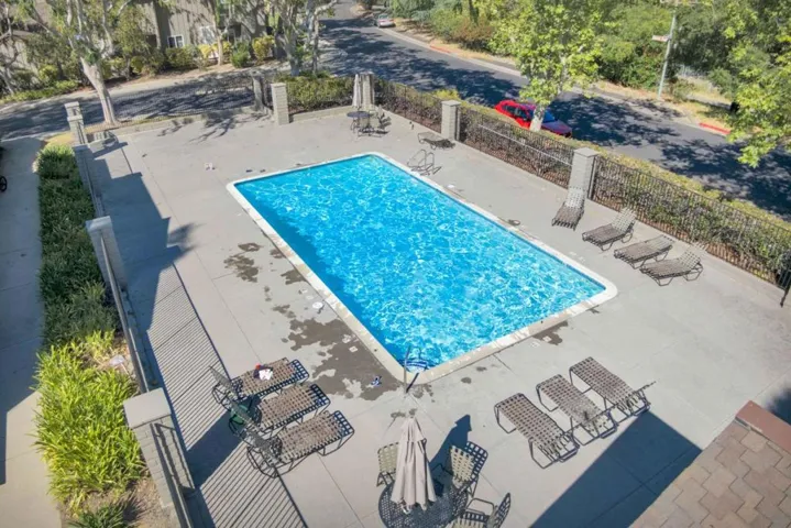 107 Charter Oaks Circle, Los Gatos, California 95032