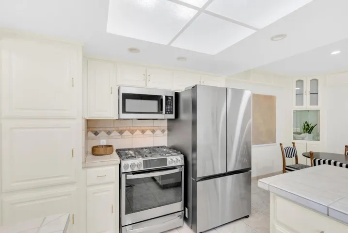 107 Charter Oaks Circle, Los Gatos, California 95032