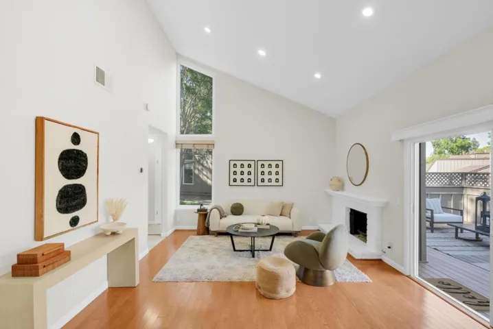 107 Charter Oaks Circle, Los Gatos, California 95032