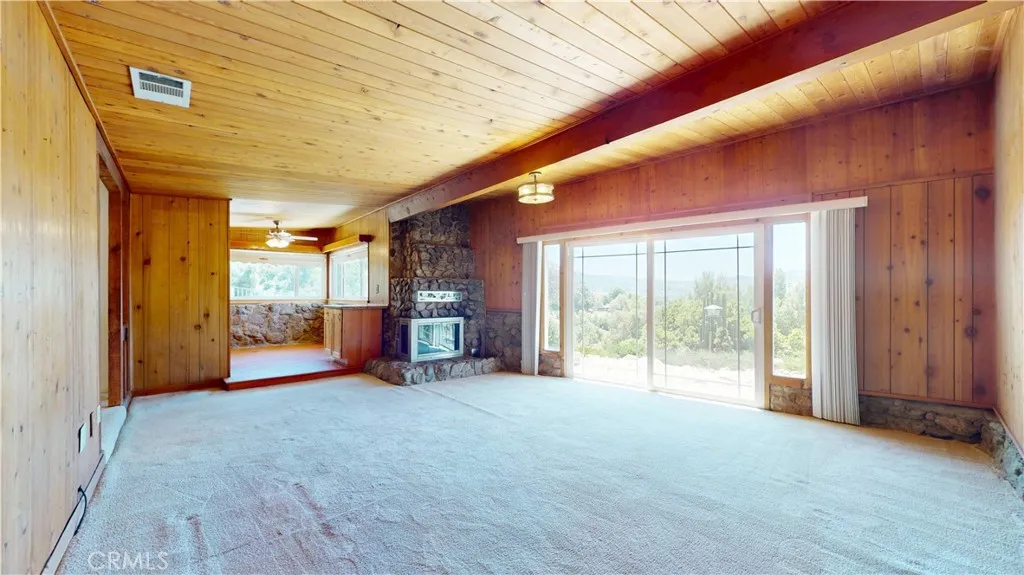 Living Room towards breakfast area