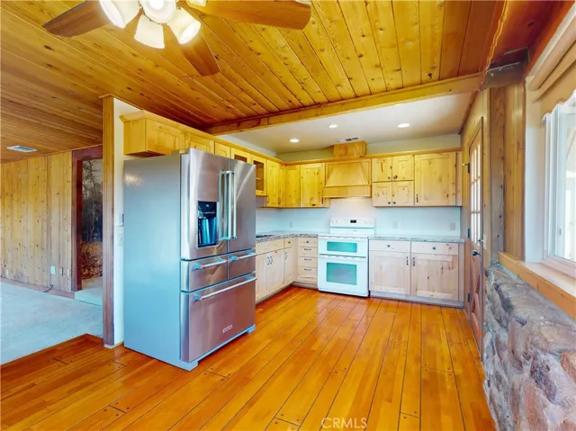 Kitchen from breakfast area