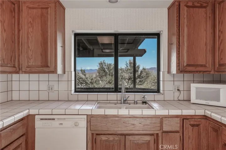 17045 Squirrelhill, Hidden Valley Lake, California 95467