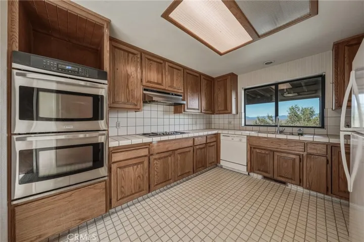 17045 Squirrelhill, Hidden Valley Lake, California 95467