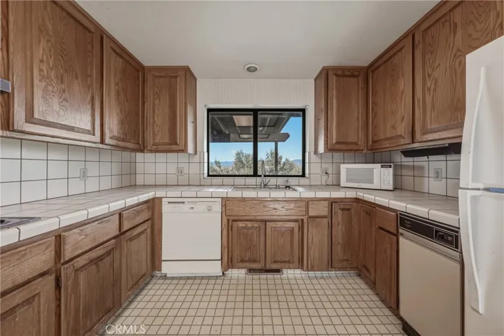 17045 Squirrelhill, Hidden Valley Lake, California 95467