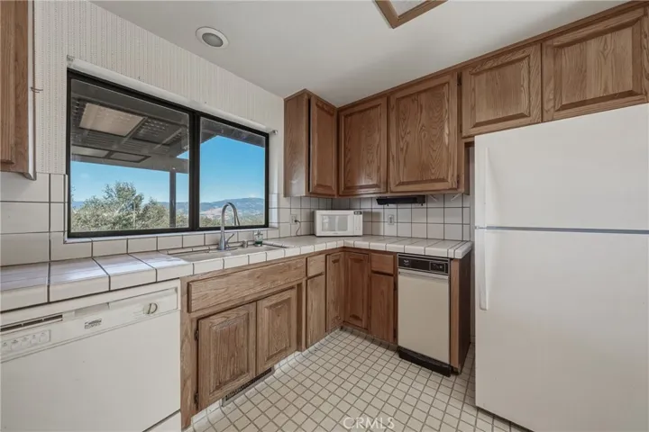 17045 Squirrelhill, Hidden Valley Lake, California 95467