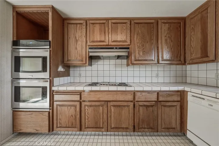 17045 Squirrelhill, Hidden Valley Lake, California 95467