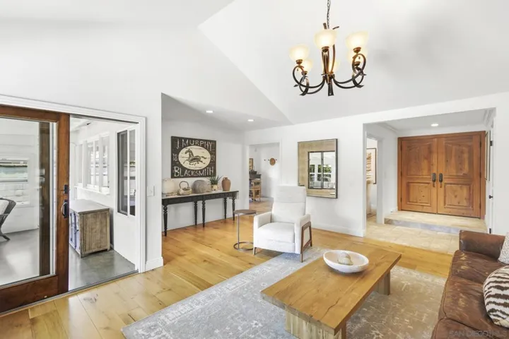 6214 Lake Lucerne Dr, San Diego, California 92119