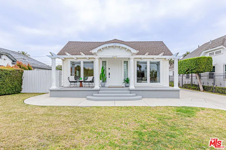 1042 3rd Avenue, Los Angeles, California 90019