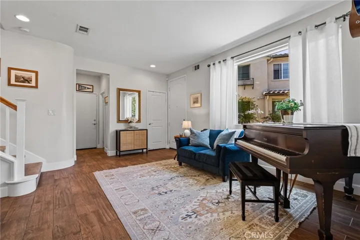 28356 Santa Rosa, Saugus, California 91350