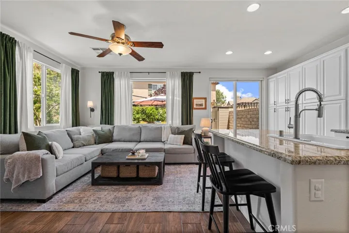 28356 Santa Rosa, Saugus, California 91350