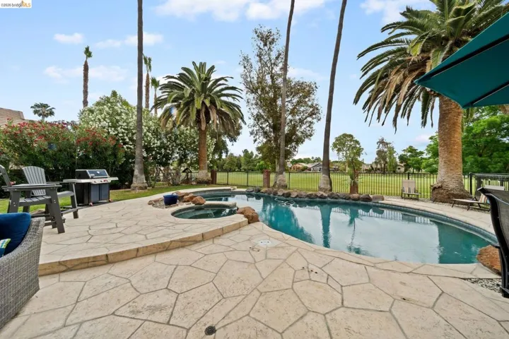 2147 Saint Andrews Ct, Discovery Bay, California 94505