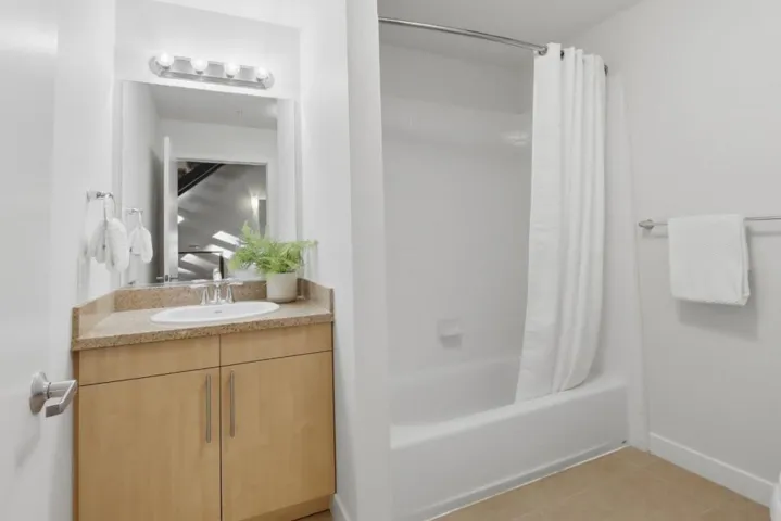 88 Bush Street 2123, San Jose, California 95126