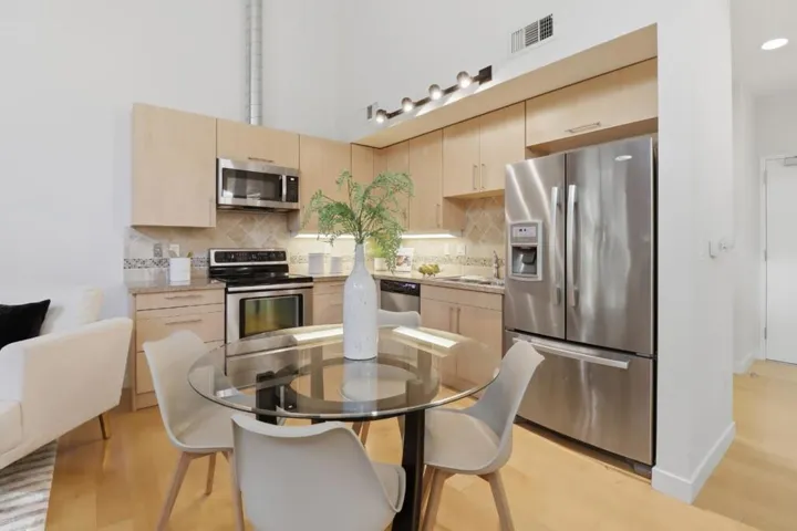 88 Bush Street 2123, San Jose, California 95126