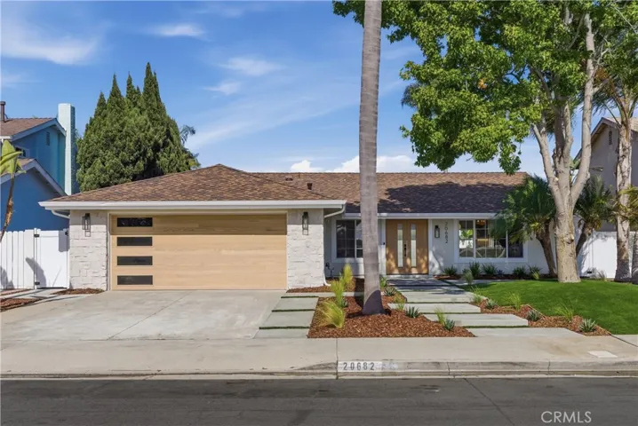 20682 Queens Park Lane, Huntington Beach, California 92646