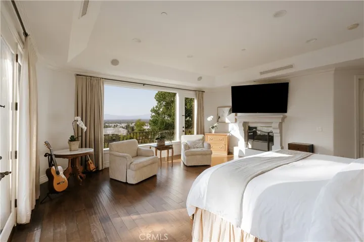 17984 Boris Drive, Encino, California 91316