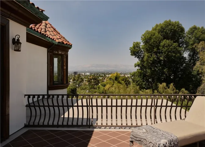 17984 Boris Drive, Encino, California 91316