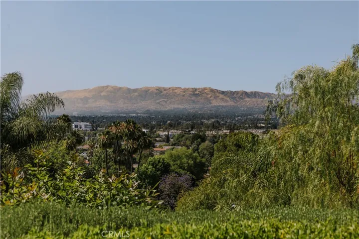 17984 Boris Drive, Encino, California 91316