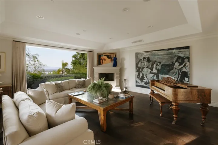 17984 Boris Drive, Encino, California 91316