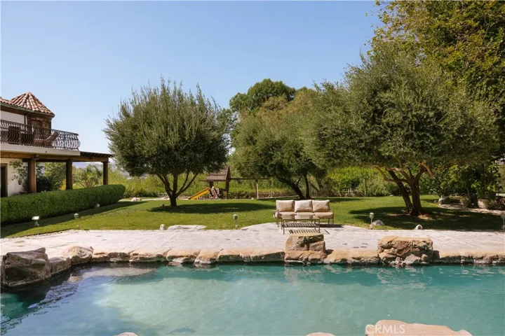 17984 Boris Drive, Encino, California 91316