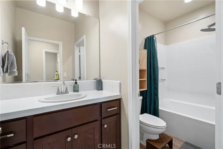 2203 N Laverne, Fresno, California 93727