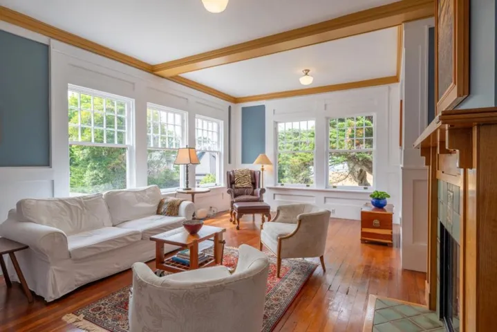 135 5th Street, Pacific Grove, California 93950