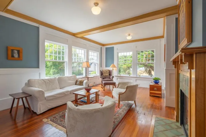 135 5th Street, Pacific Grove, California 93950