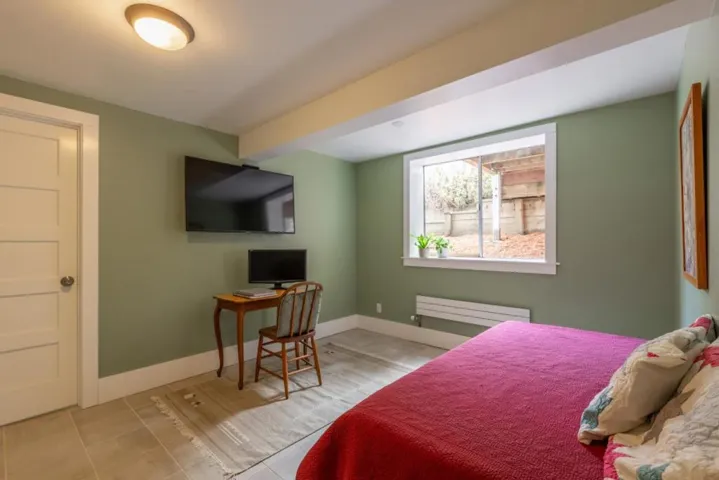 135 5th Street, Pacific Grove, California 93950