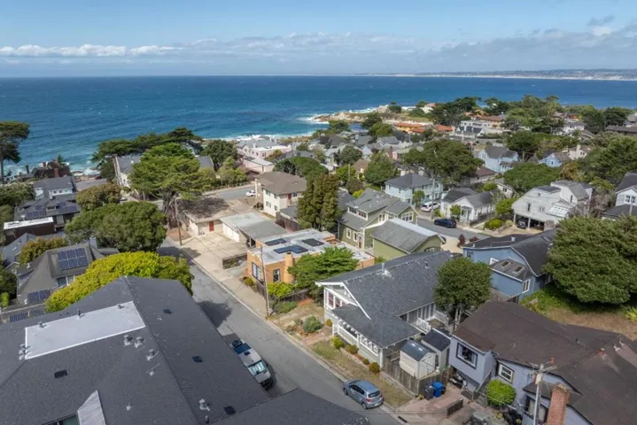 135 5th Street, Pacific Grove, California 93950
