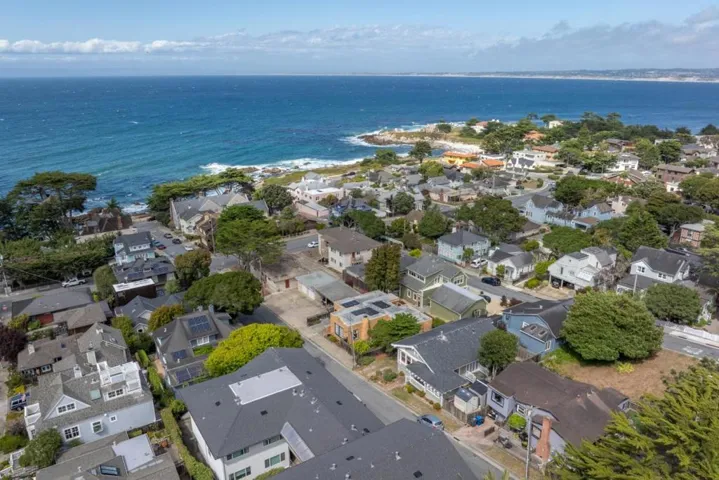 135 5th Street, Pacific Grove, California 93950
