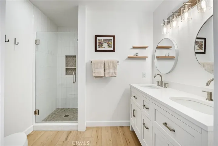 Beautiful walk in Shower