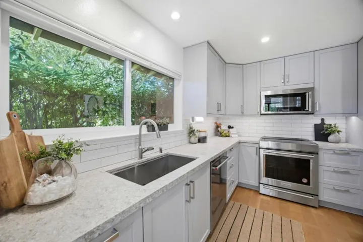 8 Calypso Lane, San Carlos, California 94070