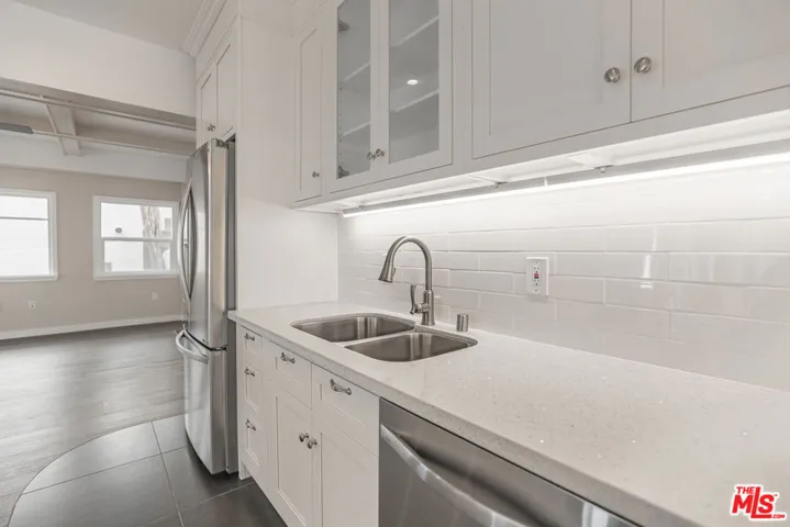 31 Breeze Avenue A, Venice, California 90291