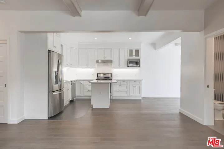 31 Breeze Avenue A, Venice, California 90291