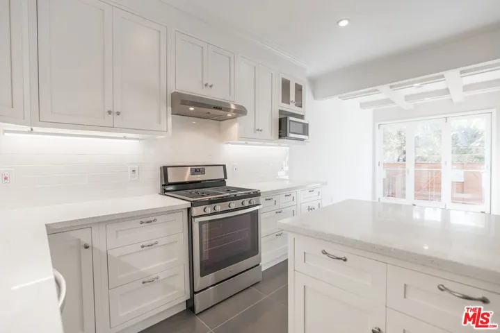 31 Breeze Avenue A, Venice, California 90291