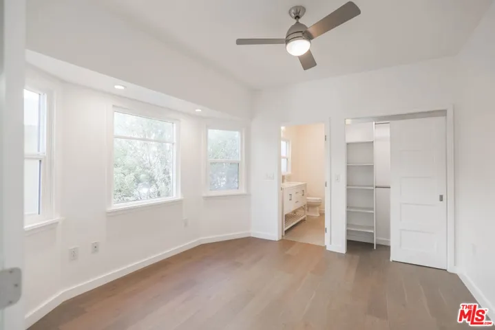 31 Breeze Avenue A, Venice, California 90291