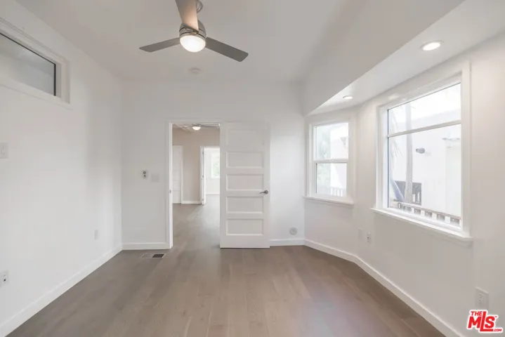 31 Breeze Avenue A, Venice, California 90291