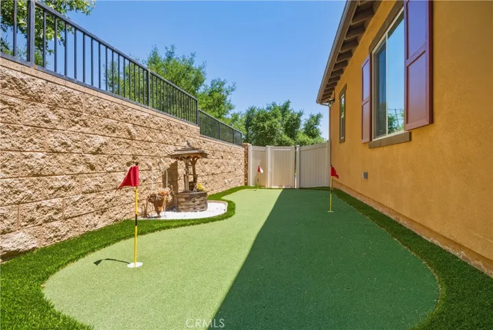 4977 Hydepark Drive, Agoura Hills, California 91301