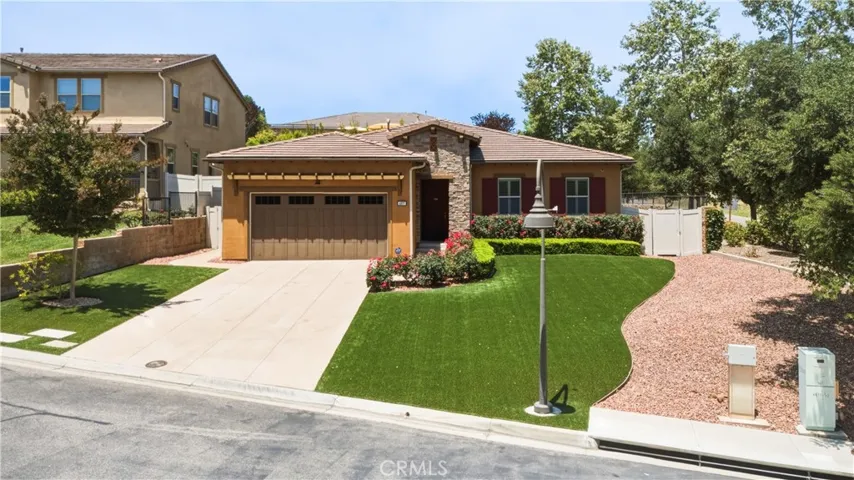 4977 Hydepark Drive, Agoura Hills, California 91301