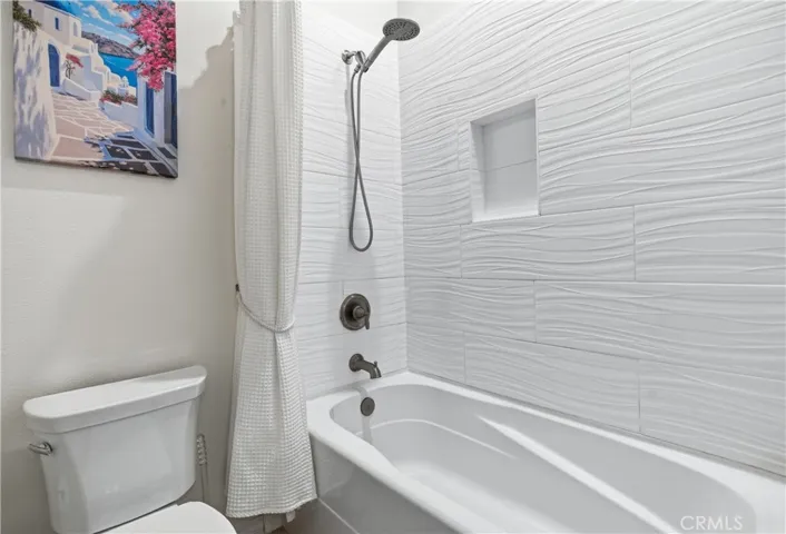 Guest Full Bath
