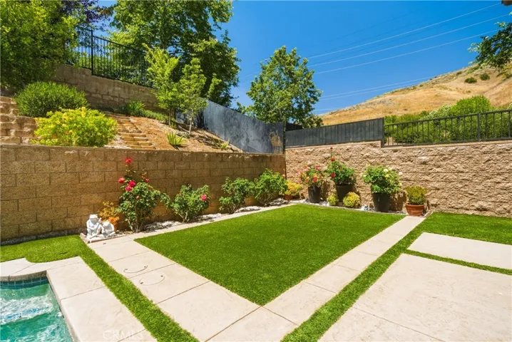 4977 Hydepark Drive, Agoura Hills, California 91301