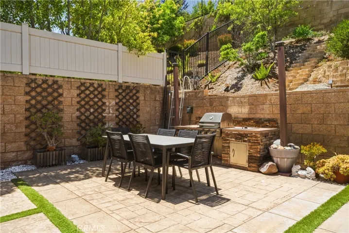 4977 Hydepark Drive, Agoura Hills, California 91301