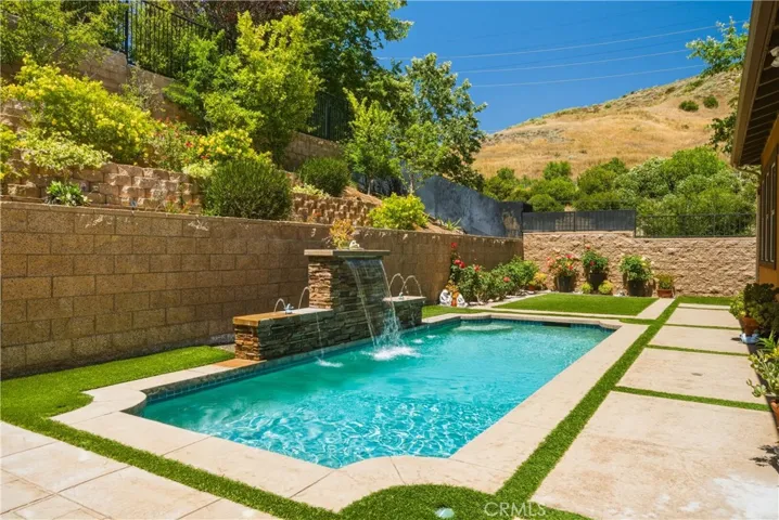 4977 Hydepark Drive, Agoura Hills, California 91301