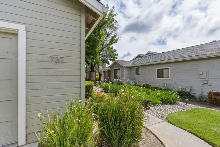737 Helen Drive, Hollister, California 95023