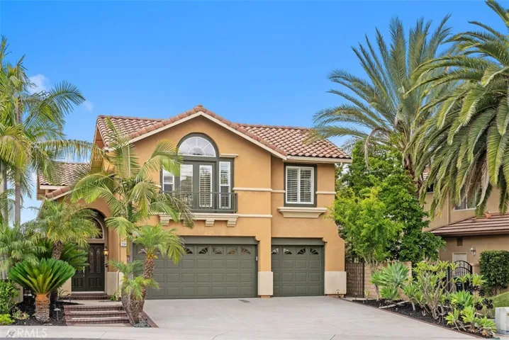 Large driveway with possible 4 car parking
